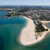 El pueblo de Galicia que ha enamorado a Richard Gere: con playas de arena dorada y un rico patrimonio histórico