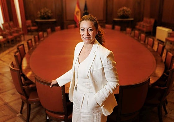 Ester Muñoz: «Aguantar a Sánchez para que no gobierne la derecha es lo más antidemocrático»