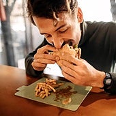 Júlia Farré, nutricionista: «Si devoras la comida, estás comiendo más de lo que tu cuerpo necesita»