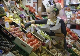 Un paseo por los mercados sevillanos antes de la cena de Nochebuena