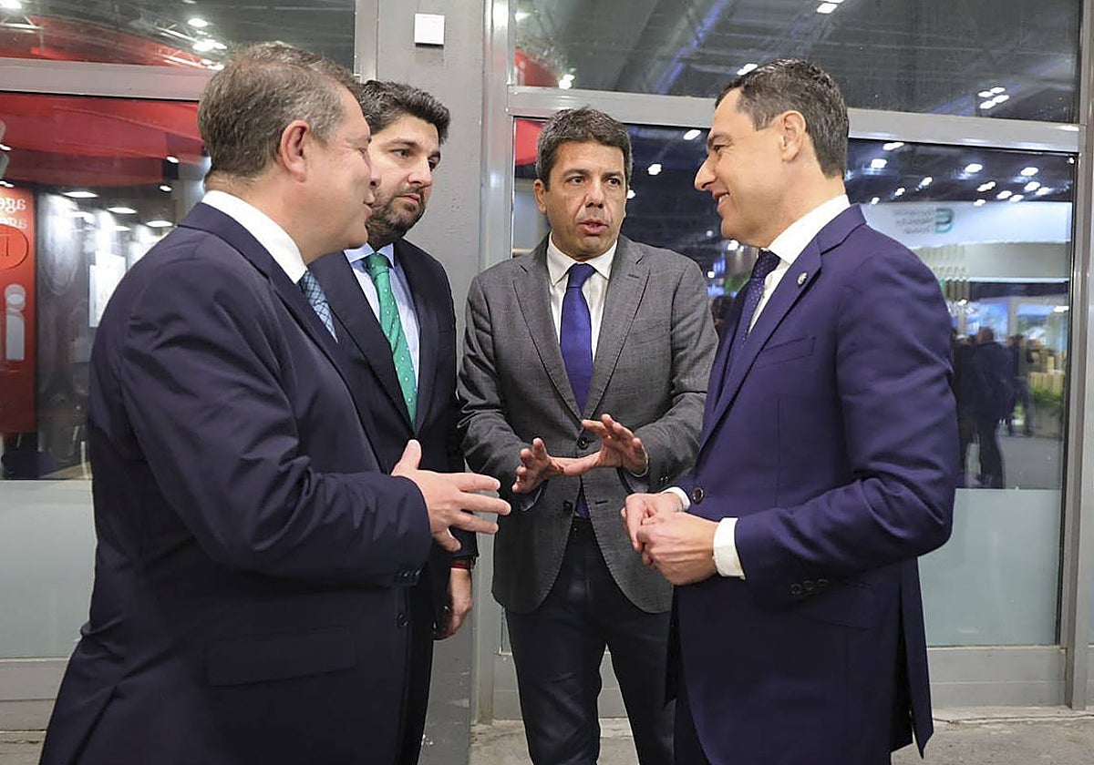 La Conjura de Fitur: el duelo de Juanma Moreno y Marisú Montero...