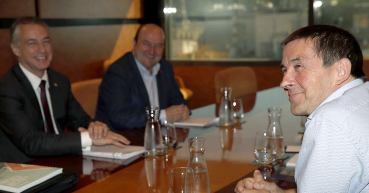 Elecciones vascas con Estella al fondo