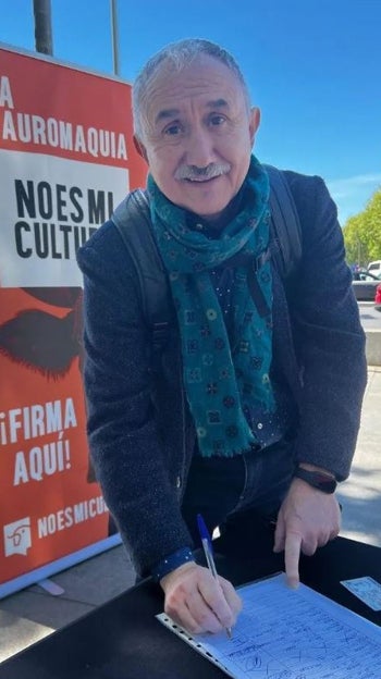 El líder de UGT, Pepe Álvarez, en una de las mesas que pide el fin de la tauromaquia