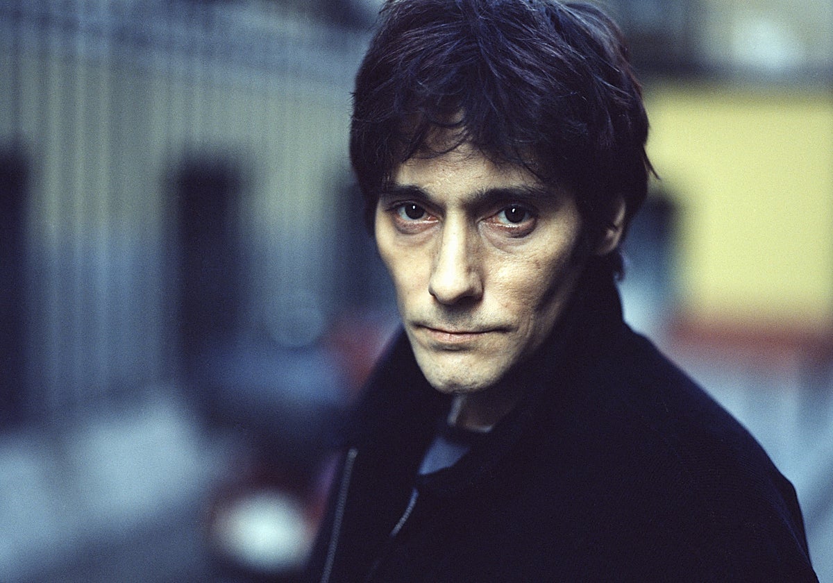 El artista Antonio Vega en una imagen de los noventa