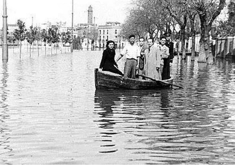 sevilla-inundaciones-alameda-R230w2ZteooWDwBusBzqGKI-758x531@diario_abc.jpg