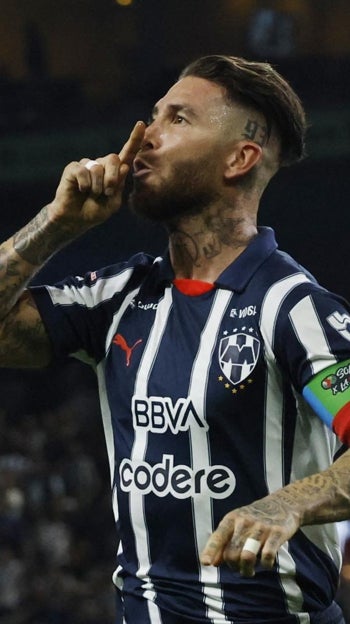 Sergio Ramos celebra un gol con el Monterrey