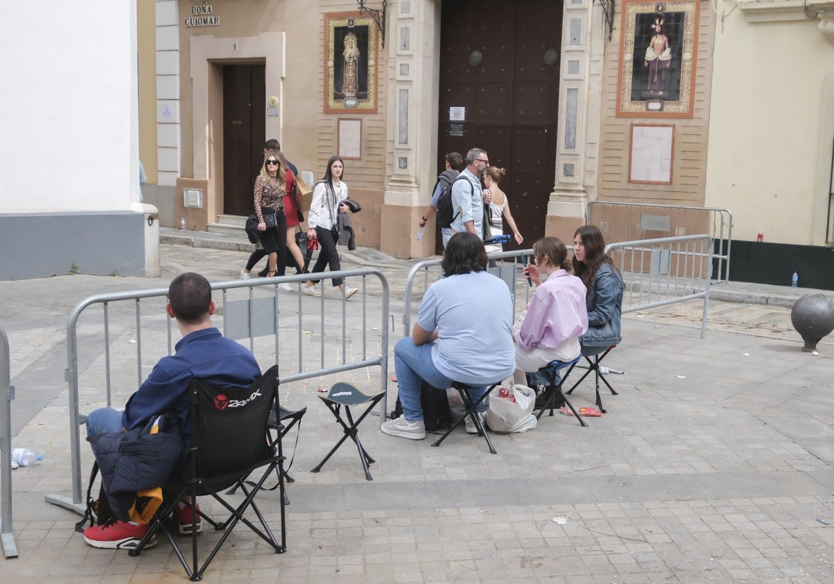 De vallas, sillitas plegables y policías… de Burgos