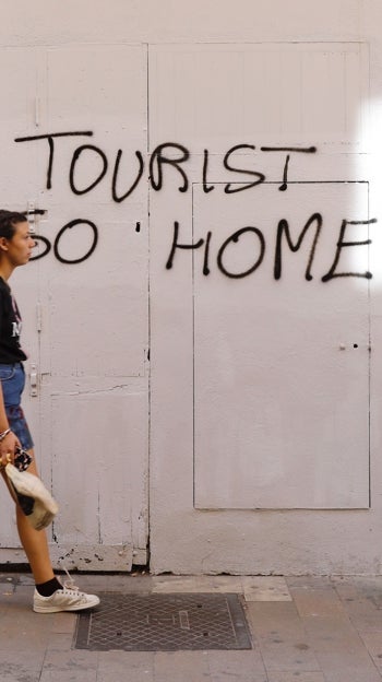 &#039;Touristgohomers go home&#039;