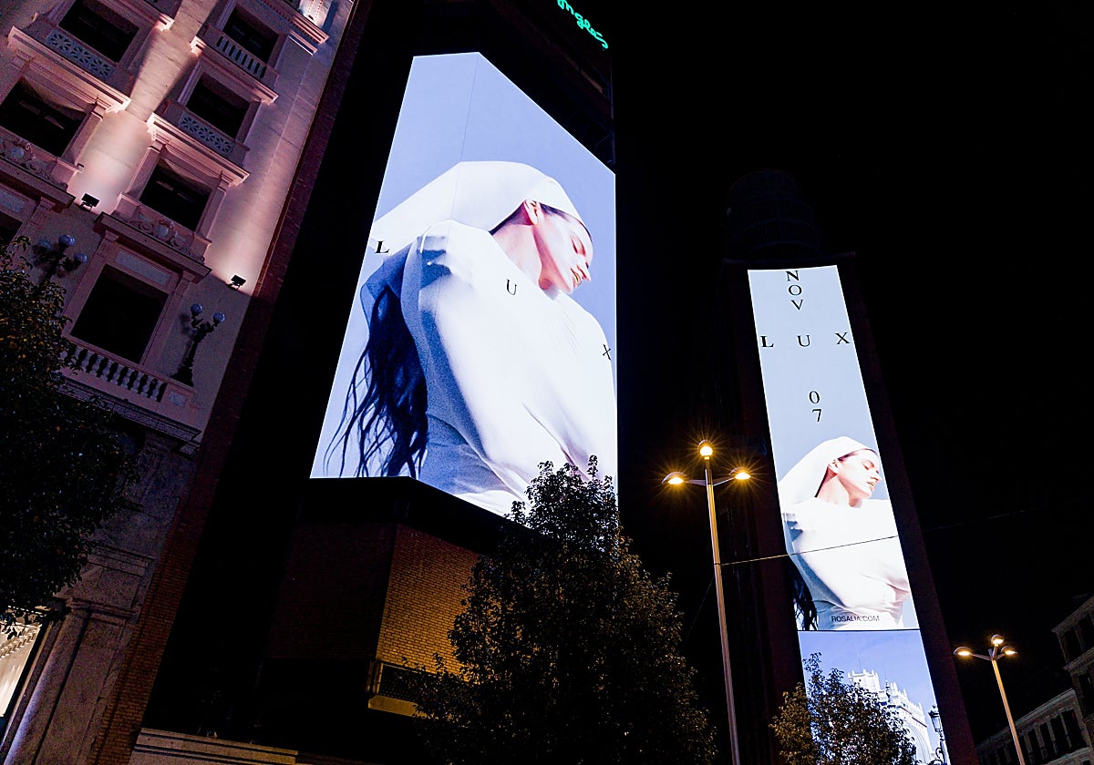 Presentación de 'Lux', el nuevo disco de Rosalía, el pasado lunes en la plaza del Callao de Madrid