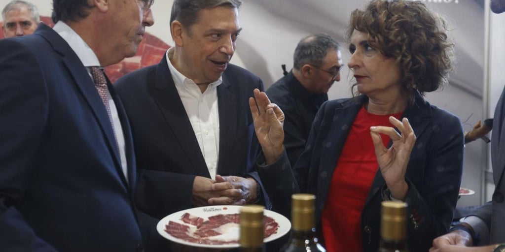 María Jesús, banquera y lotera de alimentos