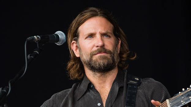 Bradley Cooper interpretó a Jackson «Jack» Maine, un cantante adicto a las drogas, en 'Ha nacido una estrella'