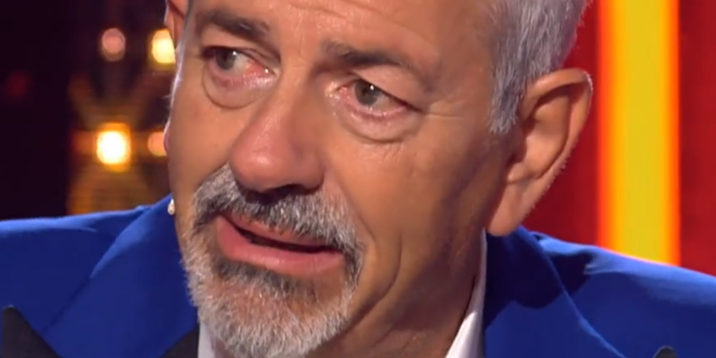 Carlos Sobera se rompe a llorar por lo que sucede en Telecinco: «Cállate» Carlos Sobera se rompe a llorar por lo que sucede en Telecinco: «Cállate»