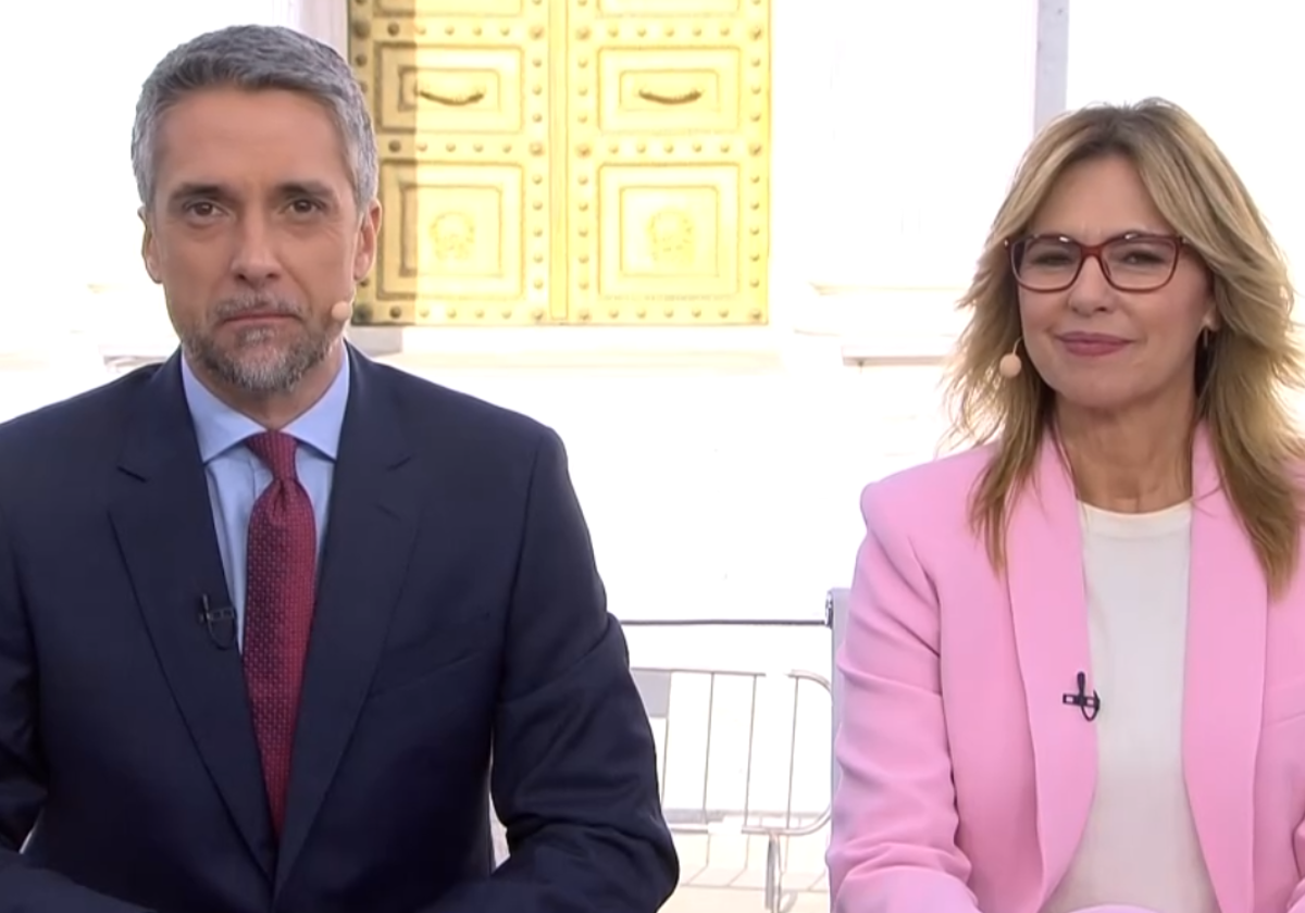 Carlos Franganillo y Alejandra Herranz, presentadores de las dos ediciones del Telediario