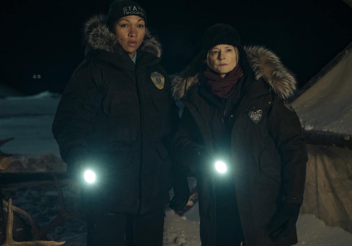 Kali Reis y Jodie Foster, en 'True detective. Noche polar'
