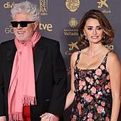 Penélope Cruz y Pedro Almodóvar, sobre los abusos en el cine: «Siguen cayendo como moscas»