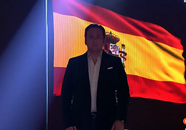 Iker Jiménez se salta el guion y dedica un minuto de silencio a los guardias civiles asesinados: «Es la antitelevisión»