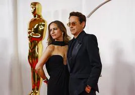 Los sinceros agradecimientos de Robert Downey Jr. a su esposa tras ganar su Oscar: «Me devolvió la vida como su mascota»