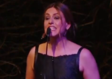 Itziar Ituño canta un tema que festeja la fuga de dos etarras de la cárcel
