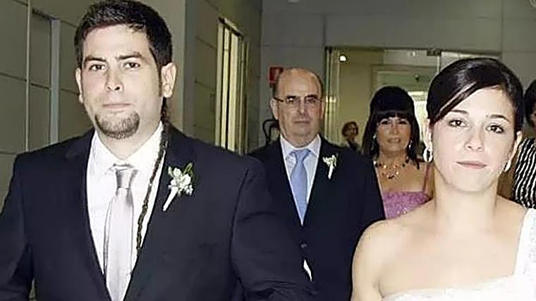 Jose Muñoz se casou com sua esposa Paloma em 2010.