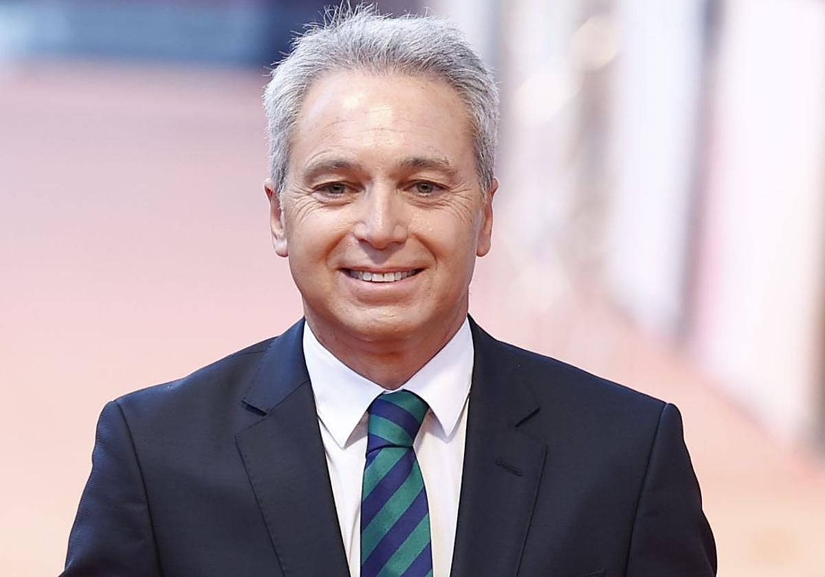 La vida personal de Vicente Vallés: infancia entre «chabolas», su mujer  Ángeles Blanco y