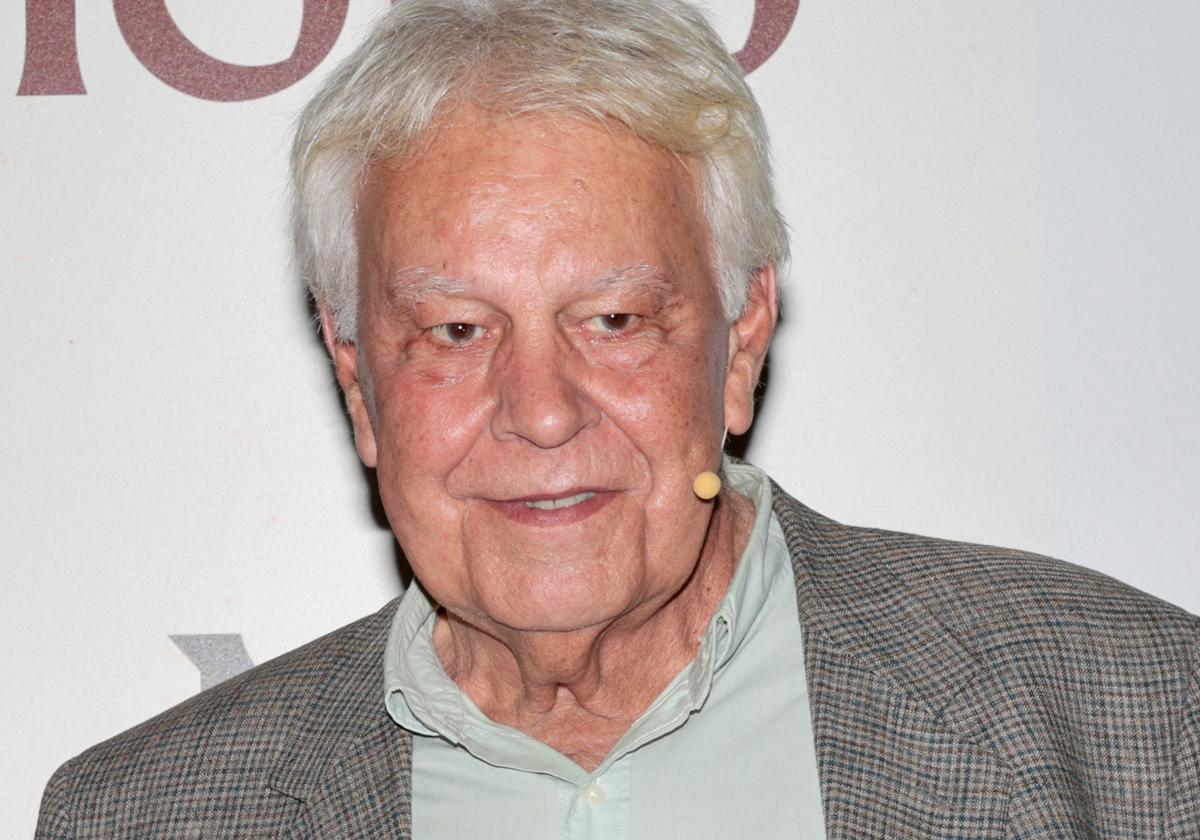 La vida personal de Felipe González: un doloroso divorcio, su mujer y su sueldo vitalicio