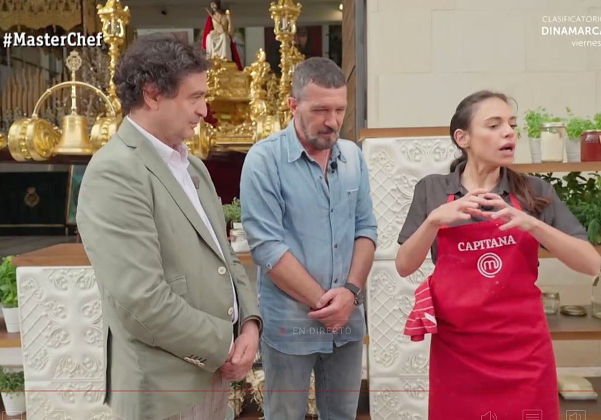 Antonio Banderas visitando el cocinado de exteriores de 'Masterchef' en Málaga
