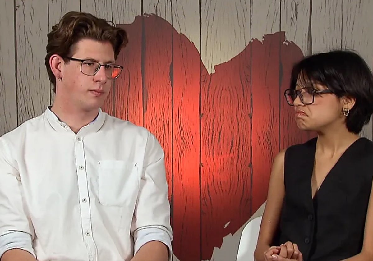 Martí dejó estupefacto a Carlos Sobera, presentador de 'First Dates', con sus confesiones.