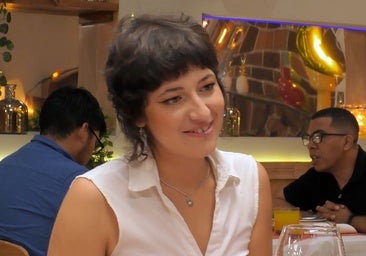 Fallece un exparticipante de 'First Dates' y una amiga va al programa para rendirle tributo «¡Va por Kike!»
