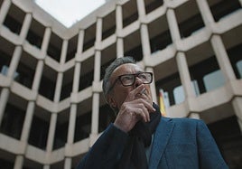 Óscar Martínez:  «Los tópicos 'progres' llevados al extremo vuelven muy difícil el pensamiento libre»