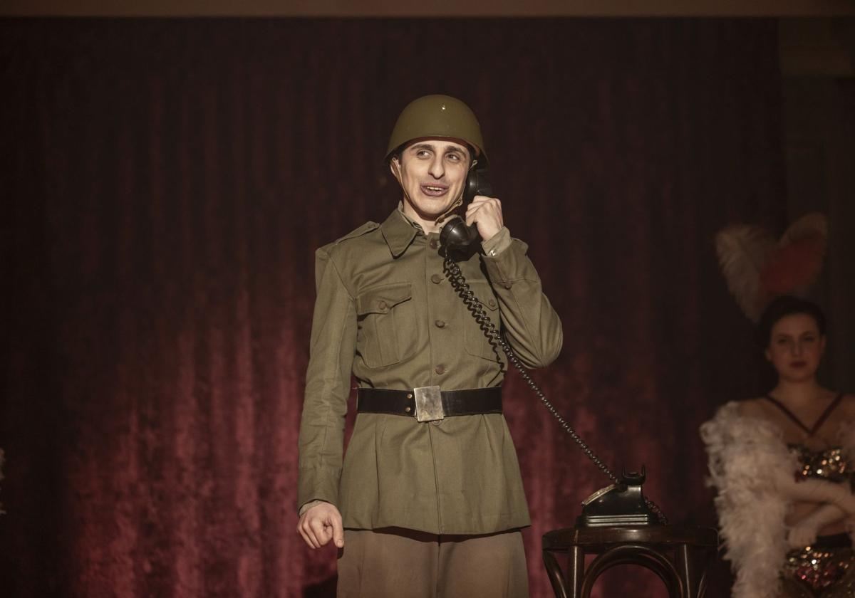 Óscar Lasarte interpreta a Gila en '¿Es el enemigo? La película de Gila'