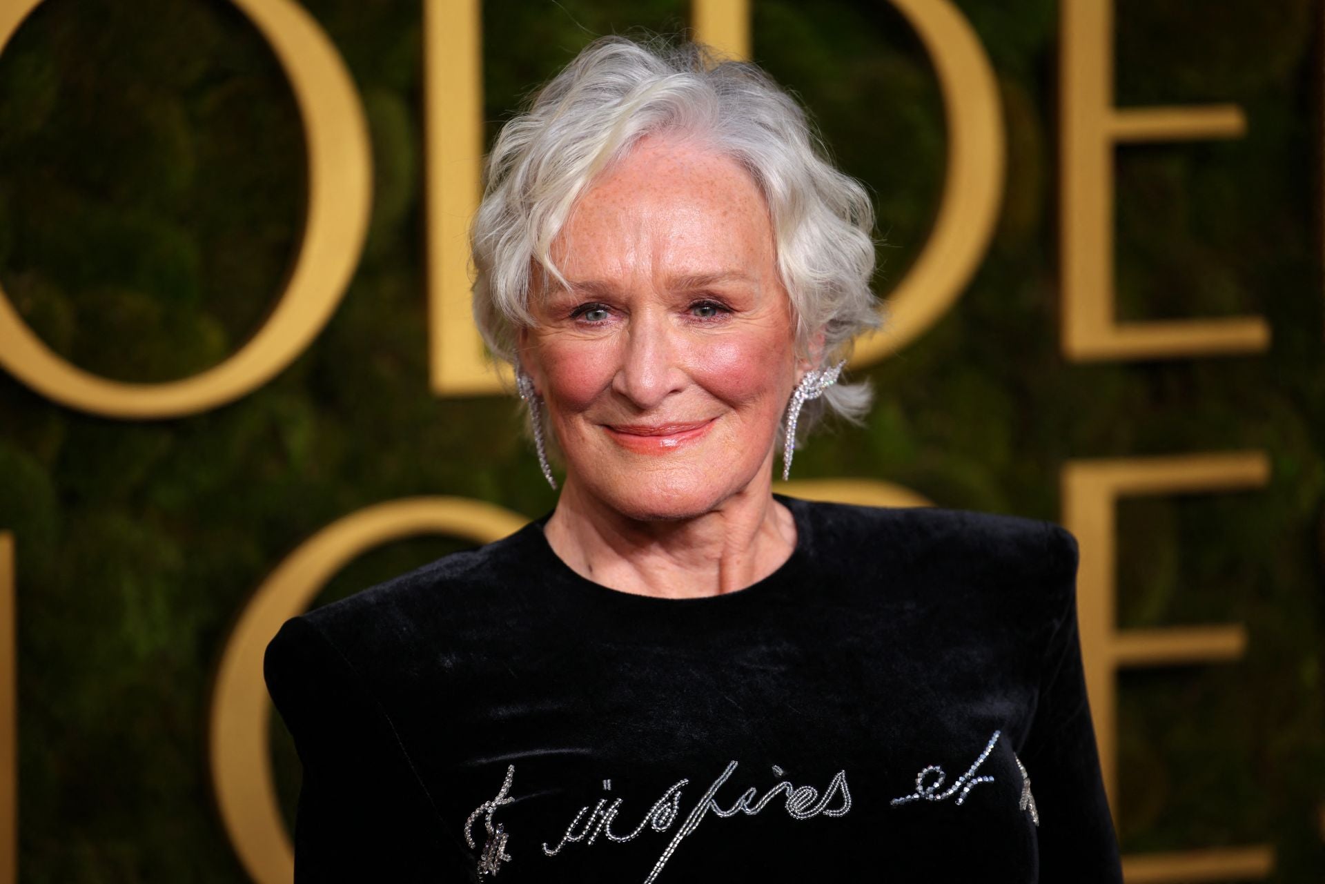 La veterana y reconocida actriz Glenn Close, a su llegada a la gala.