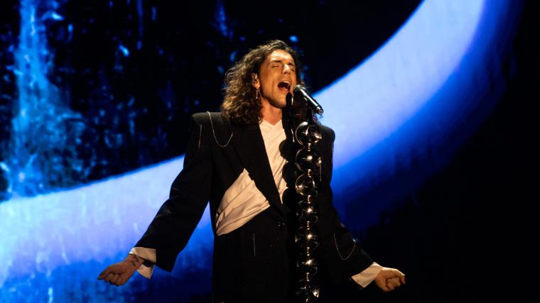 El cantante Lucas Bun actúa durante la primera semifinal del Benidorm Fest 2025