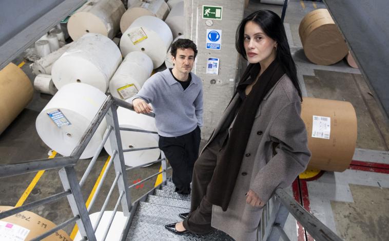Imagen principal - Los protagonistas de la segunda temporada de 'La chica de nieve', en Rotomadrid