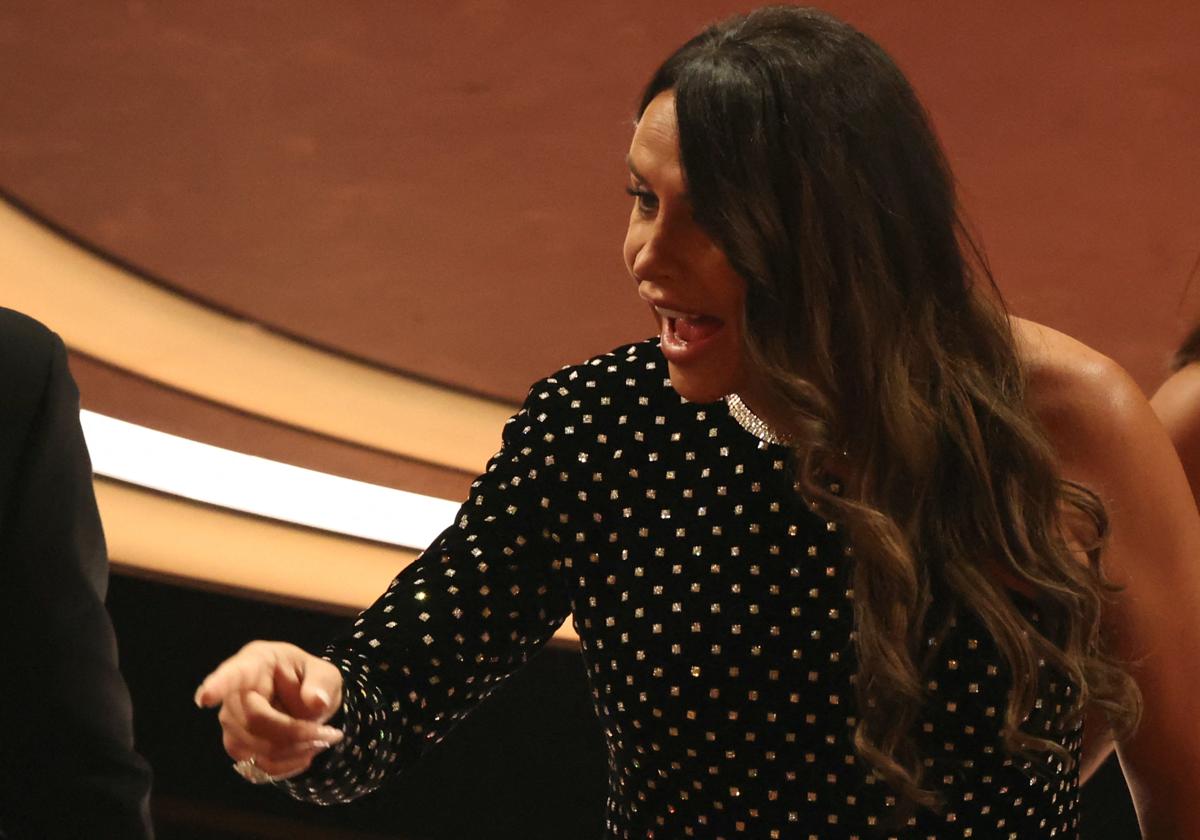 La noche de Karla Sofía Gascón en los Oscar: huida de la alfombra roja, dos  chistes por sus tuits racistas y sin estatuilla para 'Emilia Pérez'
