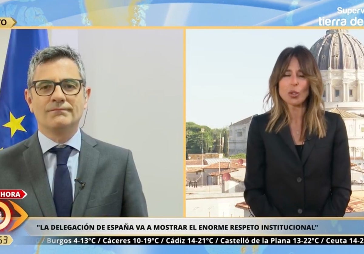 Félix Bolaños ha sido 'cazado' por una cámara de 'La mirada crítica'.