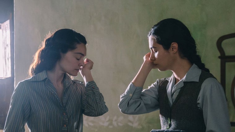 Ana Rujas y Loreto Mauleón, en la película