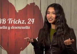 La polémica rapera BB Trickz se encara con su cita de 'First Dates' por no querer pagar la cuenta»: «Eso es de catalán»