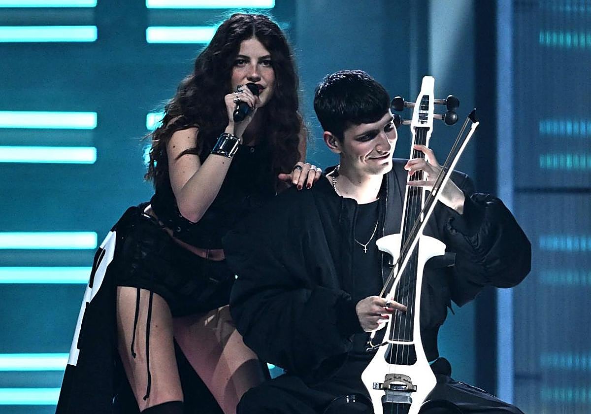 Abor y Tynna, durante su interpretación de 'Baller' en la final de Eurovisión