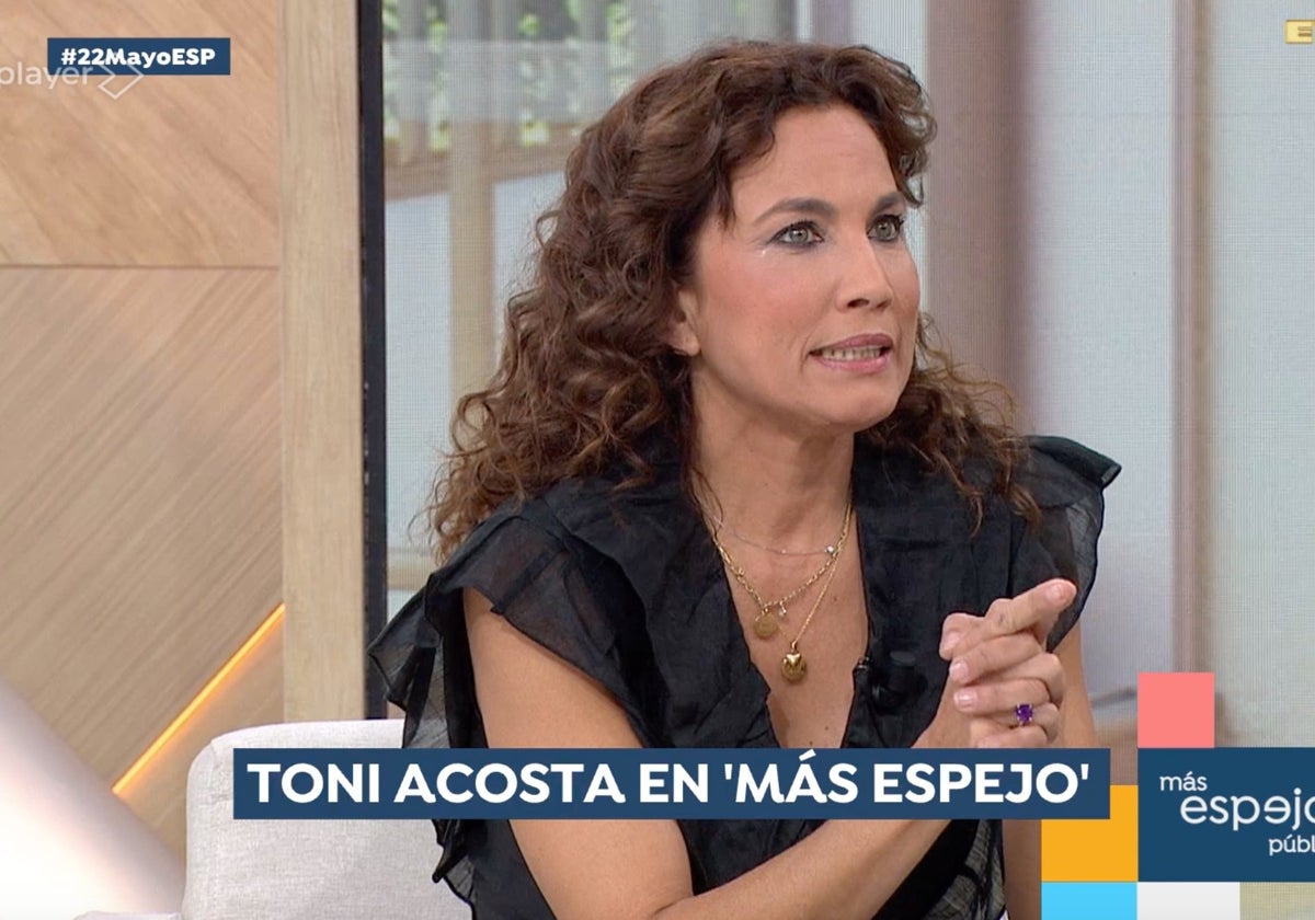 Toni Acosta se ha plantado ante la pregunta que 'Espejo Público' le hacía sobre Raphael.