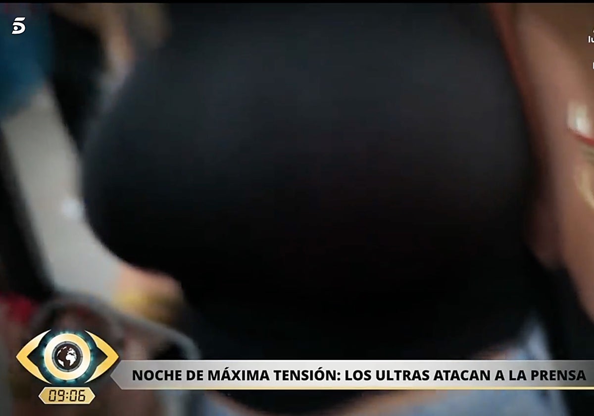 Una reportera de 'La mirada crítica' ha vivido momentos de tesnión en Torre Pacheco.