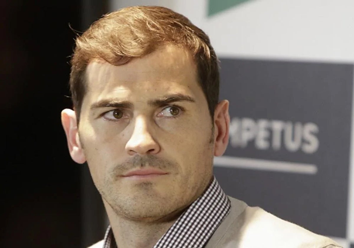 A distraction flickers and vanishes