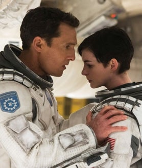 Imagen secundaria 2 - Anne Hathaway: el regreso de la princesa (y de la asistente de Miranda Priestly)