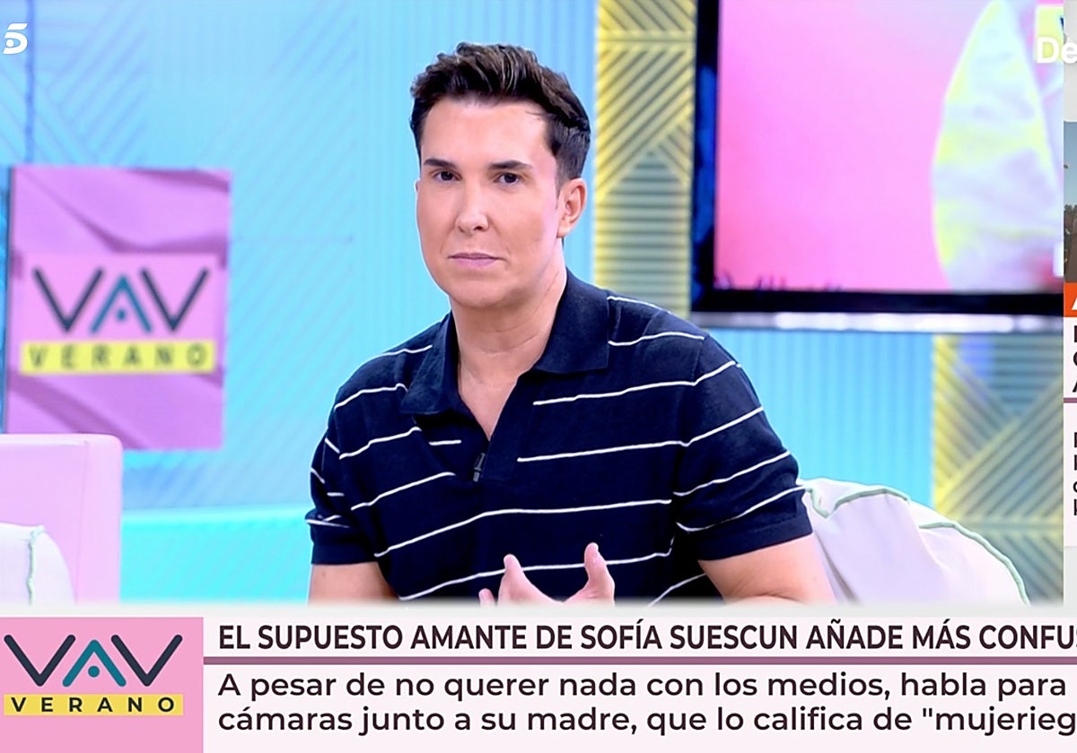 Omar Suárez, colaborador de 'Vamos a ver', paralizó el matinal para dejarle un 'recado' a Paloma Barrientos.