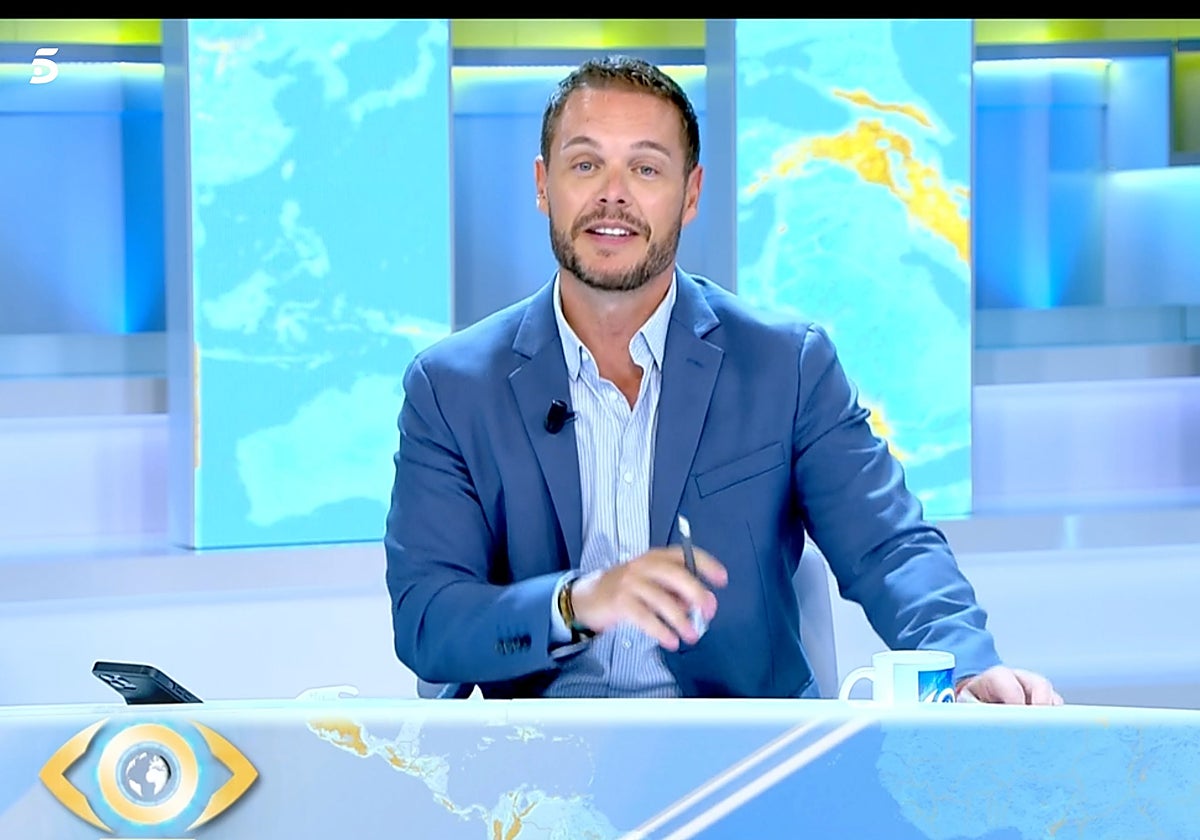 Jano Mecha, presentador de 'La mirada crítica', se la ha jugado a su directora.