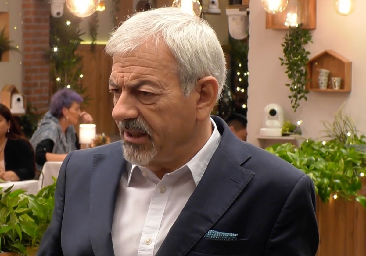 Carlos Sobera alucina con la sorprendente revelación de una soltera de 'First  Dates': «¿Qué me estás diciendo?»