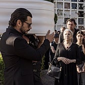 Tiene solo tres episodios y es un éxito en Netflix: la nueva serie de Carmen Mola