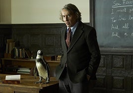 Crítica de 'Lo que aprendí de mi pingüino' (**): El profesor sarcástico y su pájaro bobo
