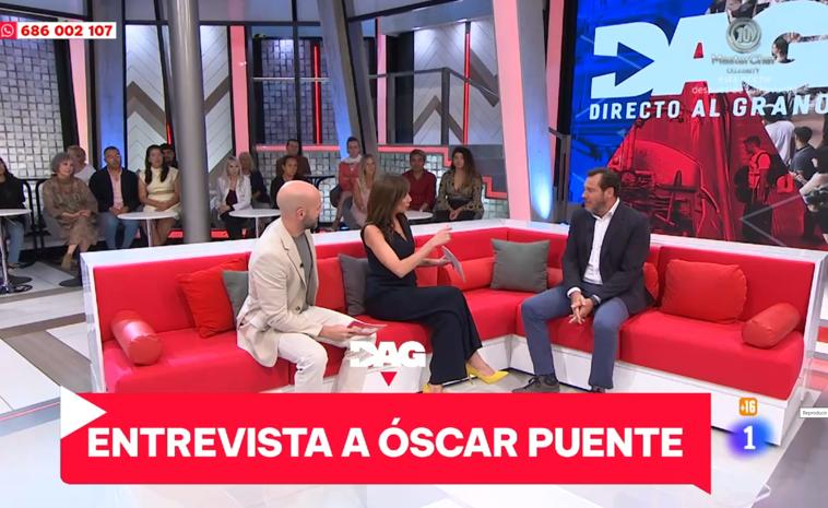 Imagen principal - Momentos de la emisión ayer de la entrevista a Oscar Puente, la intervención de Pablo Iglesias y Silvia Intxaurrondo en su plató