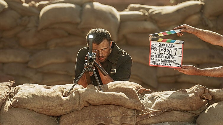 Dentro del rodaje de 'Carta blanca': demasiado buen rollo para estar rodando a cuarenta grados