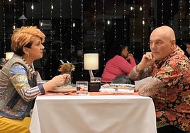 Un soltero de 'First Dates' deja en shock a su cita al confesarle que es «medio robot»: «Tengo electrodos en el cerebro»